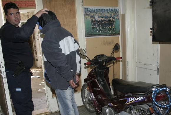 ¿Robó la moto a un vecino? ¿Robó la moto a un vecino?