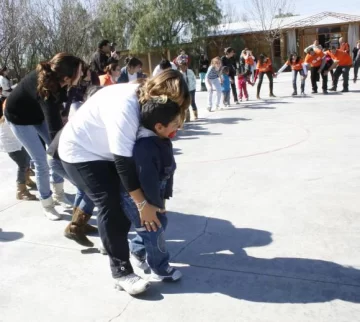 Con 6 chocolates siguen las fiestas para los niños Con 6 chocolates siguen las fiestas para los niños