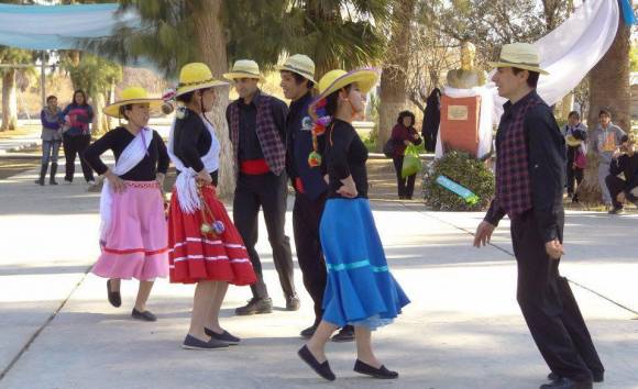 Festejos con bailes y representaciones Festejos con bailes y representaciones