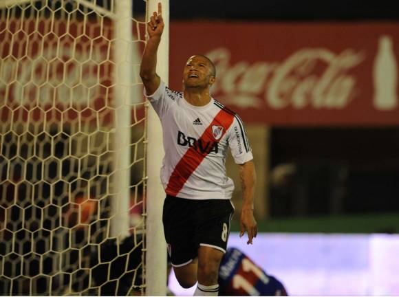 En un partido de ida y vuelta, River le ganó a Tigre En un partido de ida y vuelta, River le ganó a Tigre