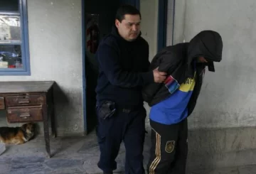 Vecinos casi lincharon a un ladrón y pidieron seguridad Vecinos casi lincharon a un ladrón y pidieron seguridad