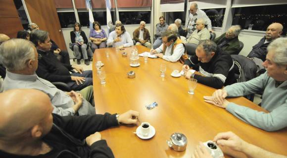 Pozos: regantes critican la falta de respuesta oficial Pozos: regantes critican la falta de respuesta oficial