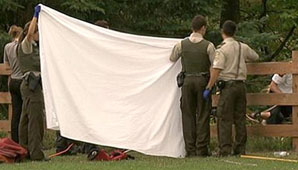 Una mujer murió al caer mientras posaba en las fotos de su boda Una mujer murió al caer mientras posaba en las fotos de su boda