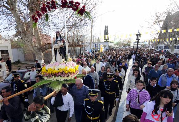 Fe en alza por Santa Rosa Fe en alza por Santa Rosa