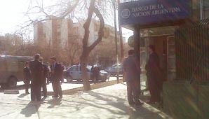 Abrieron un cajero y se llevaron una importante suma de dinero Abrieron un cajero y se llevaron una importante suma de dinero