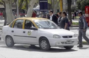 Taxis, con fotos y datos del chofer, en el asiento Taxis, con fotos y datos del chofer, en el asiento