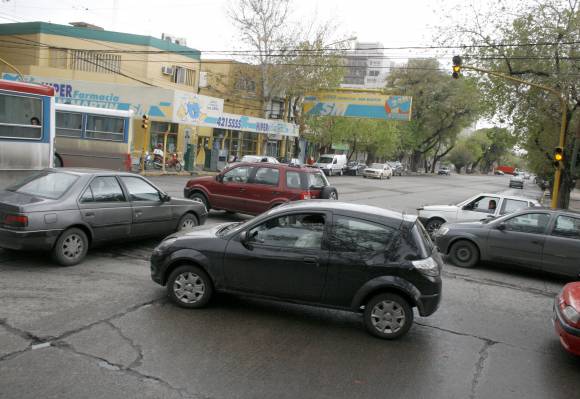 Caos por los semáforos rotos después de la lluvia Caos por los semáforos rotos después de la lluvia