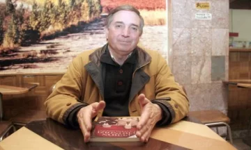 “Perón y Frondizi”, un libro con acento local “Perón y Frondizi”, un libro con acento local