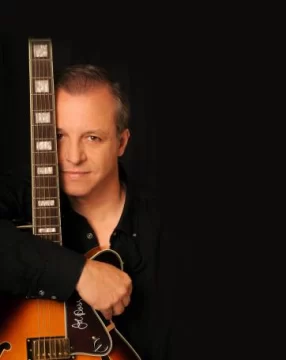 “Cada canción mía tiene una misión” “Cada canción mía tiene una misión”