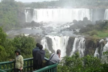 Nuevo récord de turistas en Las Cataratas del Iguazú Nuevo récord de turistas en Las Cataratas del Iguazú