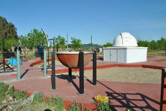 Comenzaron a instalar los instrumentos telescópicos en Exactas Comenzaron a instalar los instrumentos telescópicos en Exactas