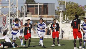 Con tres goles de Gigena, el Azul le robó el clásico al León Con tres goles de Gigena, el Azul le robó el clásico al León
