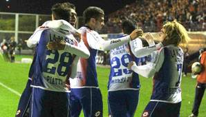 Con buen fútbol, San Lorenzo derrotó a Colón como local Con buen fútbol, San Lorenzo derrotó a Colón como local