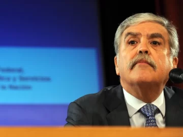 Empresa estatal participará del mercado de telefonía móvil Empresa estatal participará del mercado de telefonía móvil