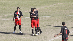 Trinidad aplastó a Del Bono en la Esquina Colorada Trinidad aplastó a Del Bono en la Esquina Colorada