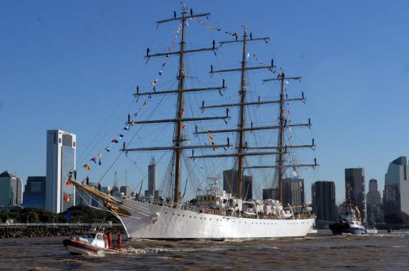 Ghana retuvo a la Fragata Libertad Ghana retuvo a la Fragata Libertad