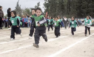 Ni el frío frenó a los pibes atletas Ni el frío frenó a los pibes atletas