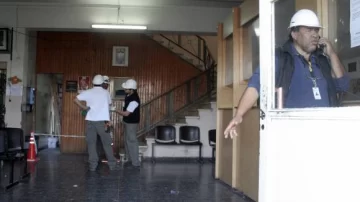 Cruces por el edificio del Hospital de Niños Cruces por el edificio del Hospital de Niños