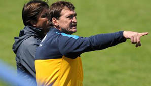 Tras criticar al plantel, Angelici apareció en el entrenamiento Tras criticar al plantel, Angelici apareció en el entrenamiento