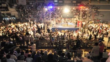 Un Cantoni que bailoteó al ritmo de los guantes Un Cantoni que bailoteó al ritmo de los guantes