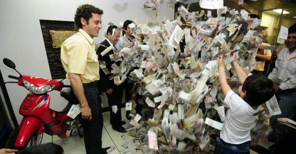 Regalo para mamá: la moto 0 km ya tiene una dueña Regalo para mamá: la moto 0 km ya tiene una dueña