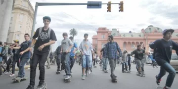 Multitudinario reclamo de los skaters Multitudinario reclamo de los skaters