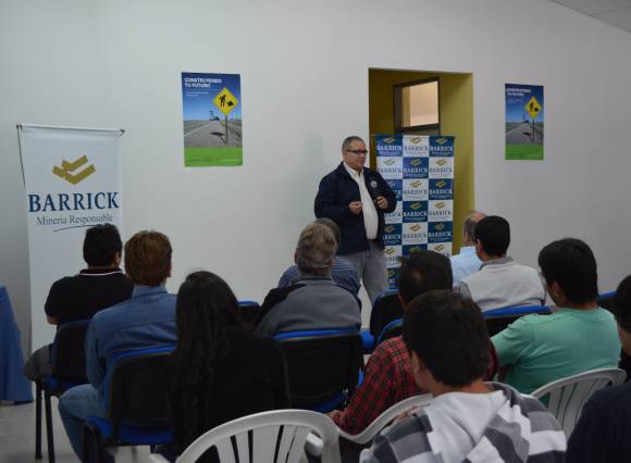 Por un convenio, 50 albardoneros se capacitarán en construcción Por un convenio, 50 albardoneros se capacitarán en construcción