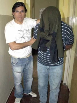 Pelearon contra una banda con armas y apresaron a uno Pelearon contra una banda con armas y apresaron a uno