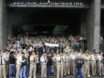 Prefectura: sigue el conflicto y ahora se sumó Gendarmería Prefectura: sigue el conflicto y ahora se sumó Gendarmería