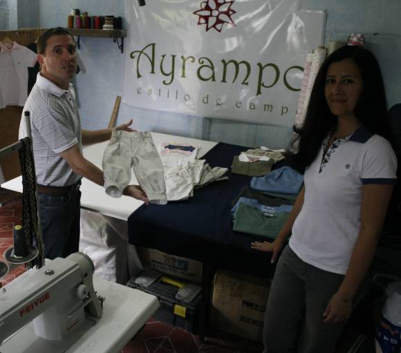 Indumentaria con identidad Indumentaria con identidad