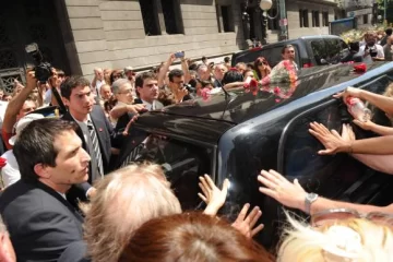 Profunda tristeza en el último adiós a Leonardo Favio Profunda tristeza en el último adiós a Leonardo Favio