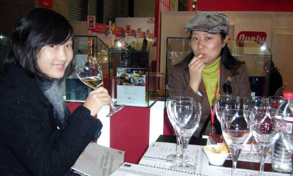 Descorchan vinos sanjuaninos en Asia Descorchan vinos sanjuaninos en Asia