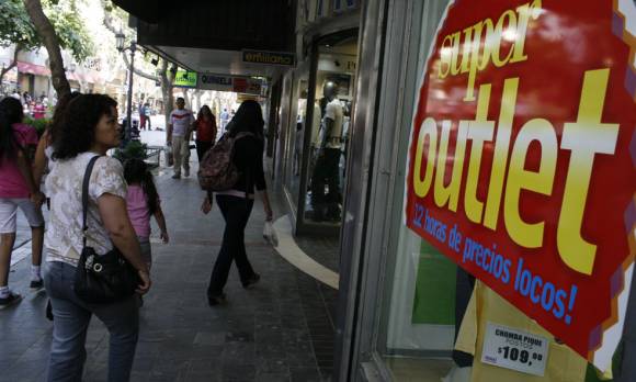 Debutó el megaoutlet Debutó el megaoutlet