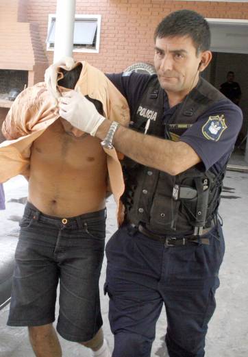 Vecinos capturan en un robo al joven que violó a su mujer Vecinos capturan en un robo al joven que violó a su mujer