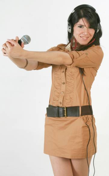 Con voz y sueños de radio Con voz y sueños de radio