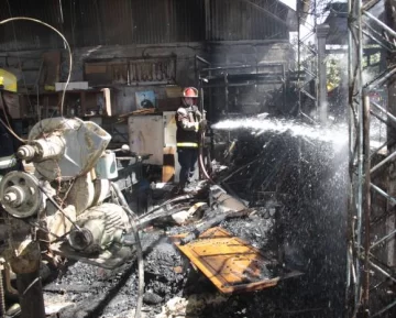 Fuego en una carpintería Fuego en una carpintería