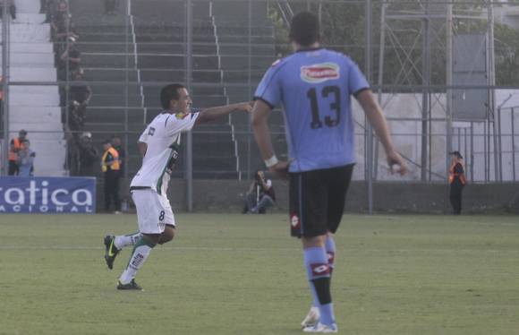 Luna apareció y metió un golazo Luna apareció y metió un golazo