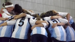 Sin sanjuaninas, Las Águilas golearon en su debut mundialista Sin sanjuaninas, Las Águilas golearon en su debut mundialista