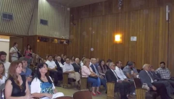 Homenaje por medio siglo de servir a la salud de la gente Homenaje por medio siglo de servir a la salud de la gente