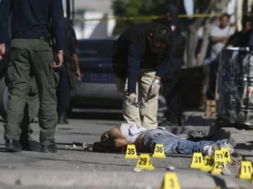 México: un tiroteo entre un cártel y la Policía dejó 18 muertos México: un tiroteo entre un cártel y la Policía dejó 18 muertos