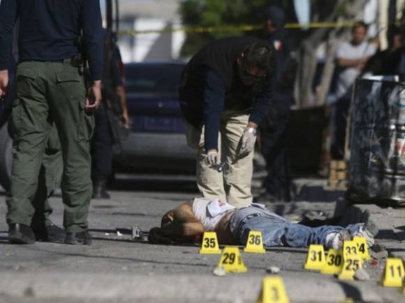 México: un tiroteo entre un cártel y la Policía dejó 18 muertos México: un tiroteo entre un cártel y la Policía dejó 18 muertos