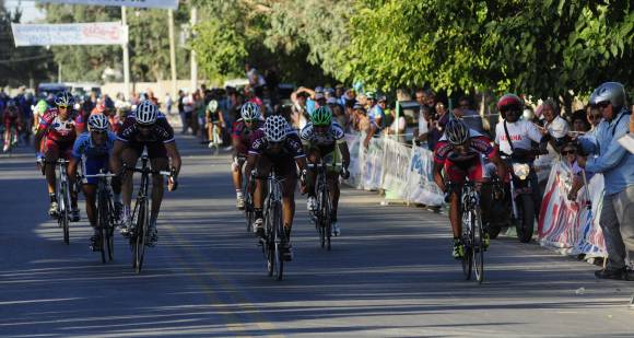 Díaz puso su sello al primer capítulo Díaz puso su sello al primer capítulo