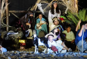 El público terminó iluminado por las velas, a los pies de las Sierras Azules El público terminó iluminado por las velas, a los pies de las Sierras Azules