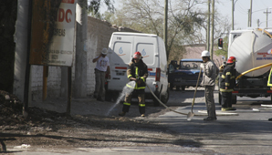 Escape de gas provocó un incendio frente a una estación de servicio Escape de gas provocó un incendio frente a una estación de servicio