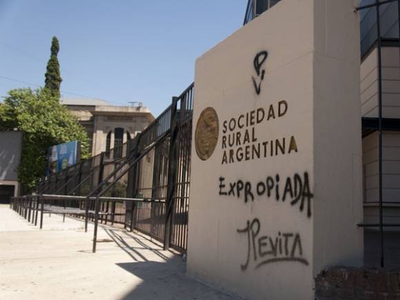 La Justicia dejó en suspenso la estatización de La Rural La Justicia dejó en suspenso la estatización de La Rural