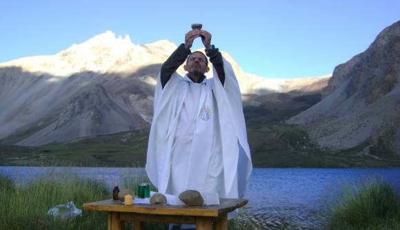 Los sacerdotes que van a intentar hacer cumbre en el Aconcagua Los sacerdotes que van a intentar hacer cumbre en el Aconcagua