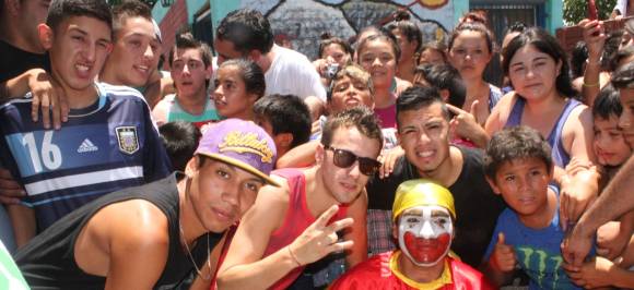 Locura por los Wachiturros en el barrio La Estación Locura por los Wachiturros en el barrio La Estación