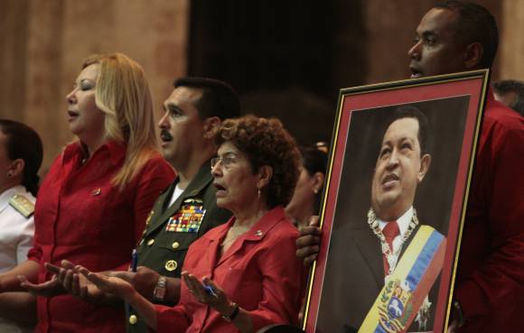 La enfermedad de Chávez frena la esperada devaluación en Venezuela La enfermedad de Chávez frena la esperada devaluación en Venezuela