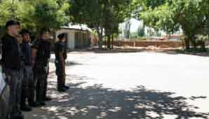 En Mendoza construyen un muro para separar un barrio de una villa En Mendoza construyen un muro para separar un barrio de una villa