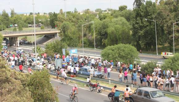 Zamora fue empujado por el aliento popular Zamora fue empujado por el aliento popular